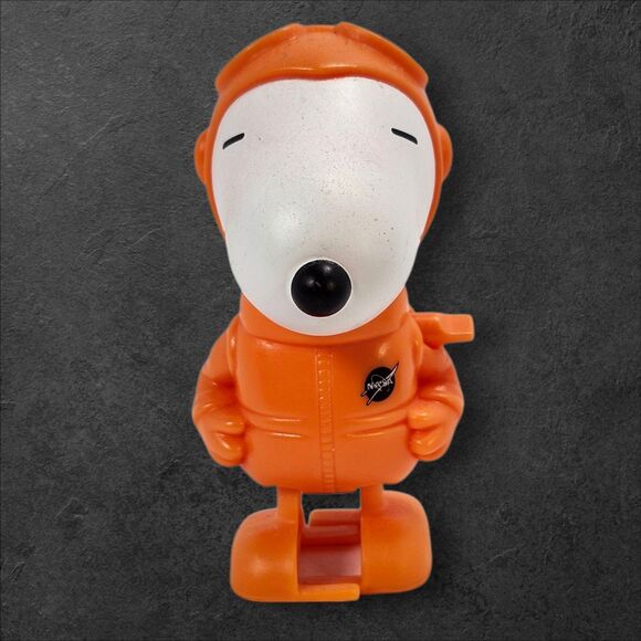 2019 McDonald’s NASA Snoopy Astronaut Toy Moon Walker Wind Up Peanuts Figure - Picture 5 of 9